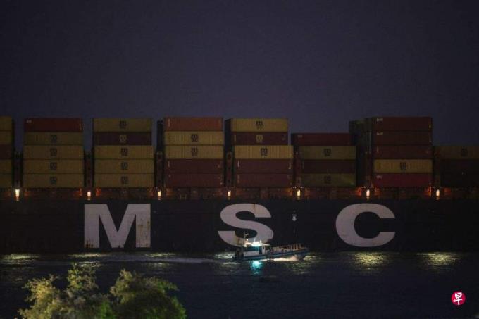 胡塞武装再袭红海商船 美国打下十几架无人机和数枚导弹