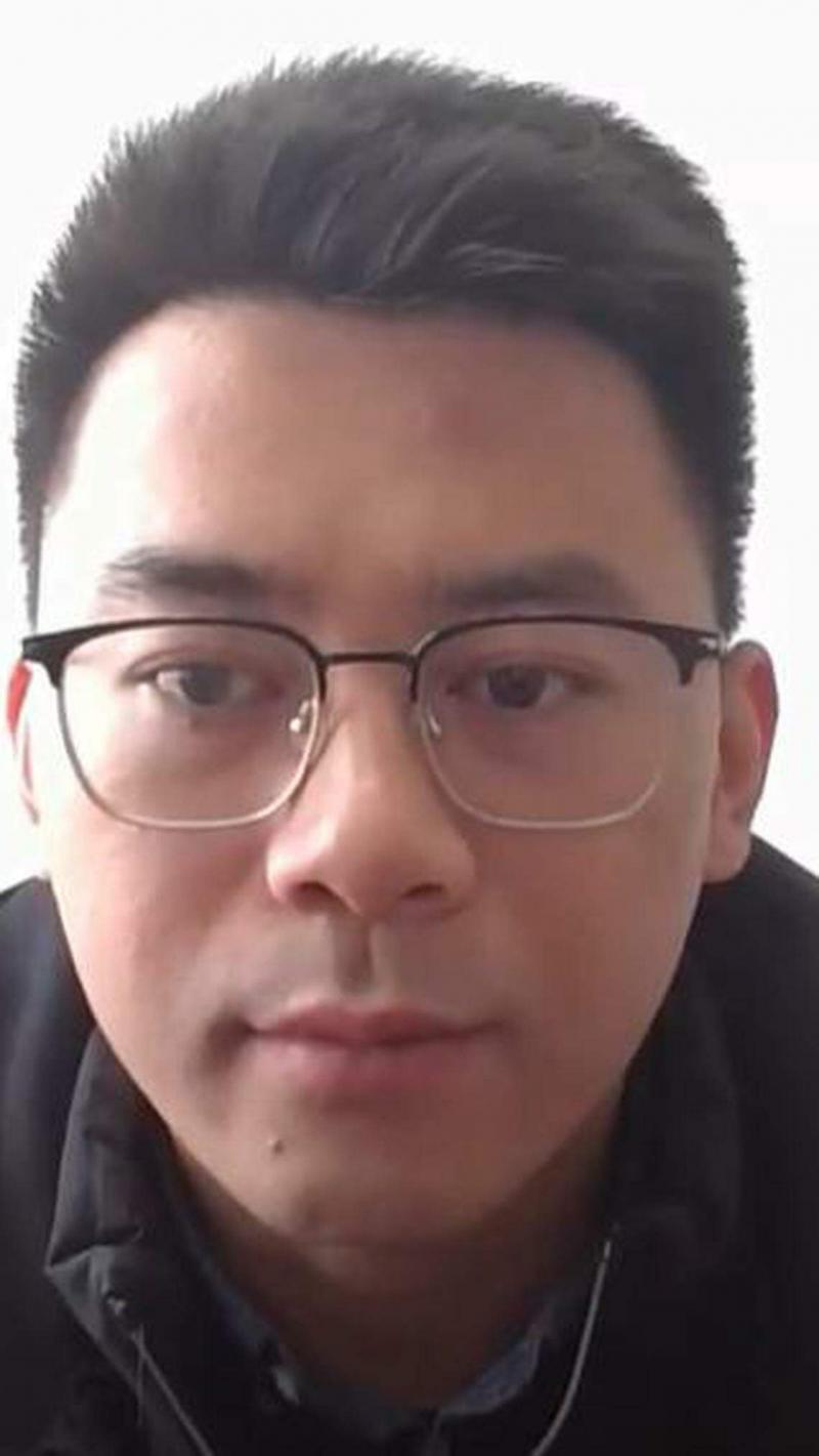 周文柏是深度伪造攻防和AI安全领域的专家,他建议人们须时刻保持警惕,才能避免被深伪内容诓骗。(视频截图)