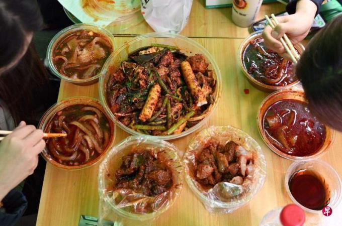 甘肃天水麻辣烫火爆“出圈”