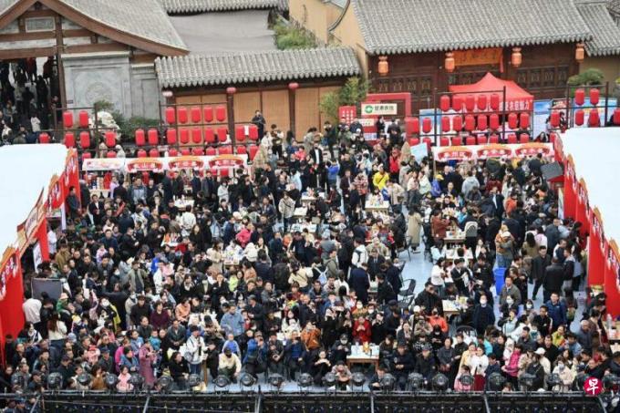 甘肃麻辣烫爆火 官方开会吁全市上下把握机遇