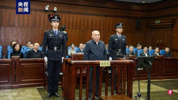 西藏人大常委会原副主任纪国刚被控受贿逾4000万人民币