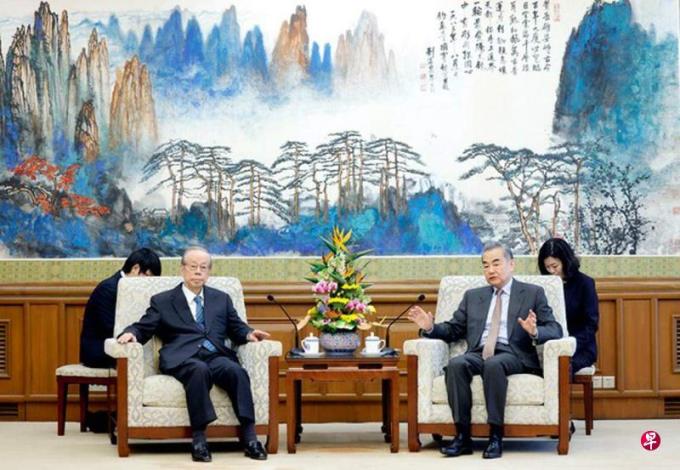 王毅会见日本前首相:盼日方妥善处理核废水排海问题