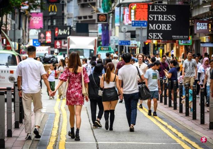 戴庆成:香港社会对“双11”又爱又恨