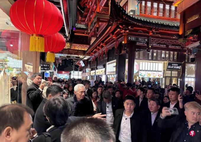 【视频】国务资政李显龙到访上海豫园