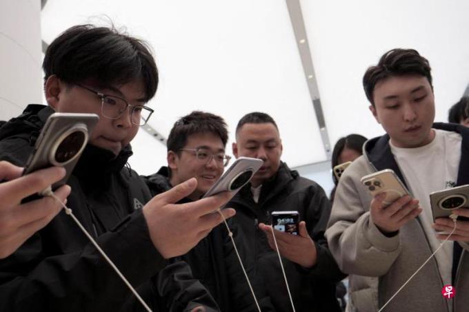 分析师称消费者对华为最新Mate 70手机热情大减