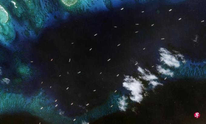 数十艘中国民用船中业岛附近集结 菲称没必要担忧