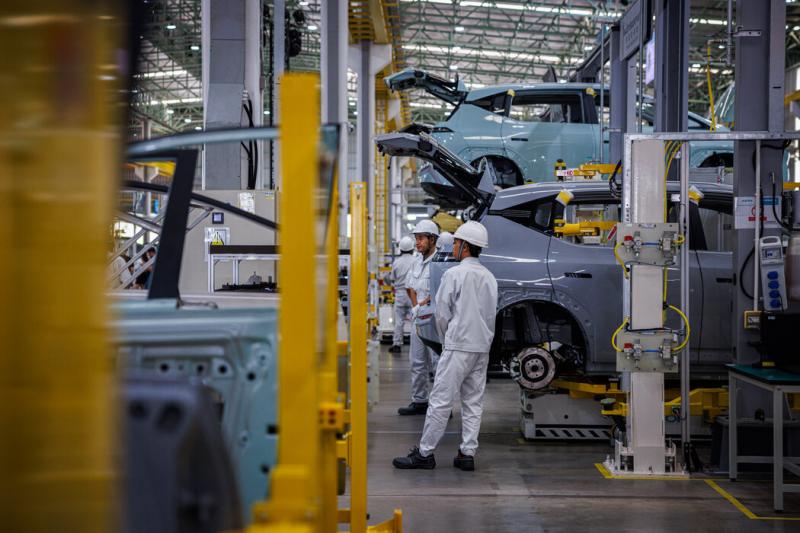 中国电动汽车制造商广汽埃安在泰国罗勇府的工厂,中国汽车品牌在泰国市场的份额已在大幅增长。