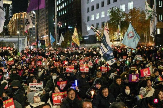 韩国总统弹劾案提早表决 执政党不支持弹劾