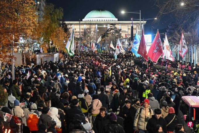 执政党党首改变立场  尹锡悦被弹劾可能性加大