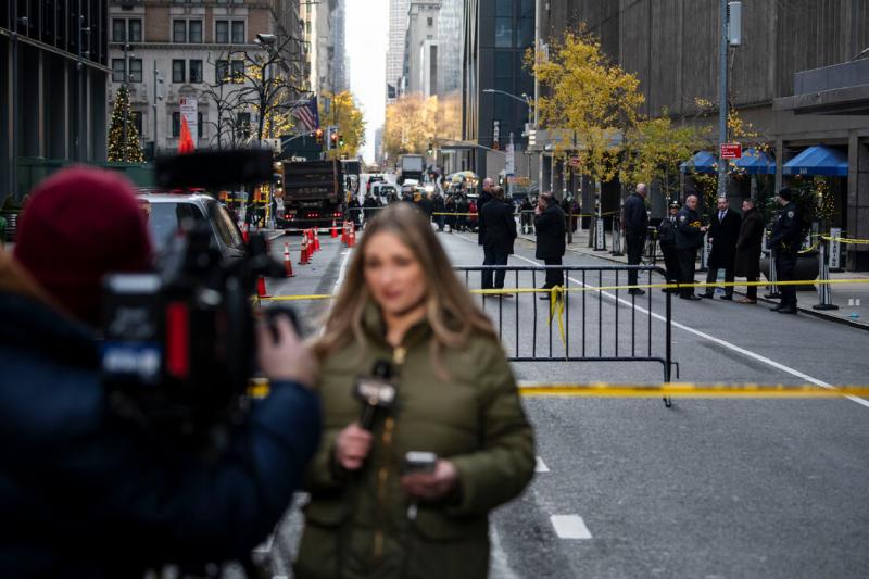 在周三枪击案现场的子弹壳上发现的信息——“拖延”和“拒绝”——是许多与保险公司打过交道的美国人熟悉的两个词。