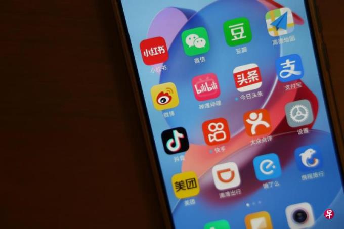 中国特稿:小红书微信抖音 中国社媒串联网络唐人街