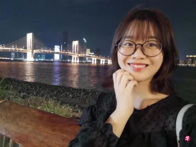 小米创始人雷军千万年薪聘请95后AI天才女子