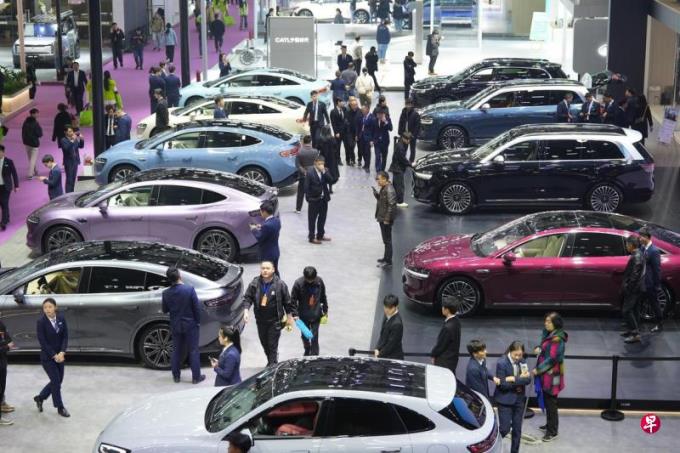 中国提高新能源汽车的政府采购比例 要求占比不低于30%