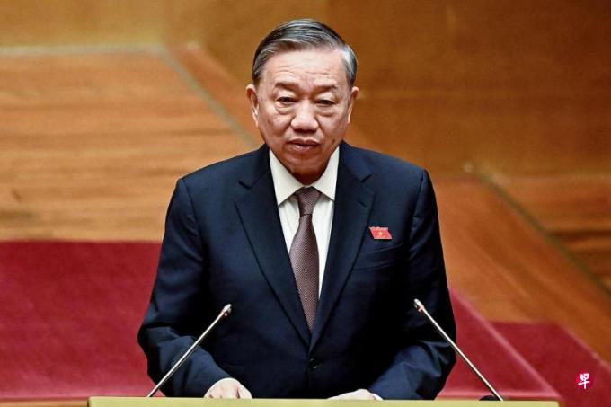 苏林开启越南“新时代” 促进改革并树立权威