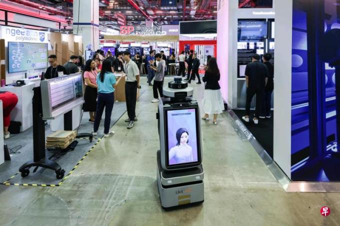 社论:寻找科研的小国高地