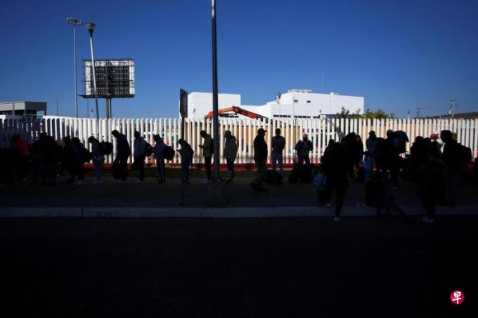 驱逐移民行动遭泄密 特朗普政府重新考虑计划