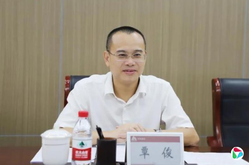 当选区长2个月,覃俊被查