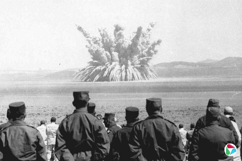 1955年的一次原子核爆炸。1950年代核弹试验产生的放射性尘埃使许多人暴露于放射性碘中,从而增加了患癌风险。