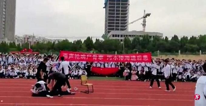 山东中学上演“刺杀安倍” 掀爱国教育边界争议