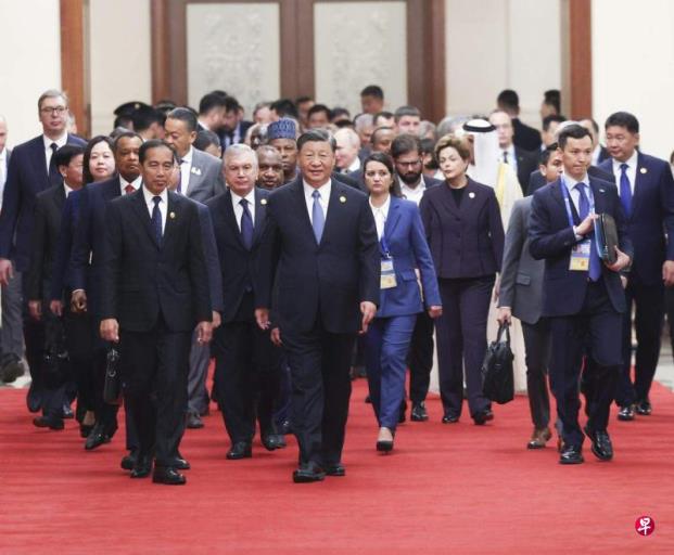 习近平呼吁一带一路参与国要有“乱云飞渡仍从容的定力”