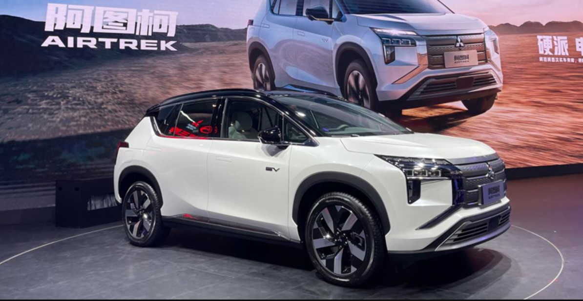 广汽三菱去年3月曾推出首款纯电SUV阿图柯,但这款车型被指外观、轴距、前后轮距、动力等方面的配置与广汽埃安的AION V几无二致,被吐槽是“换壳车”。(互联网)