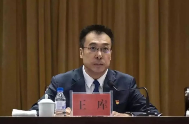 不走正道走邪路,他为跑官买官结交“政治骗子”