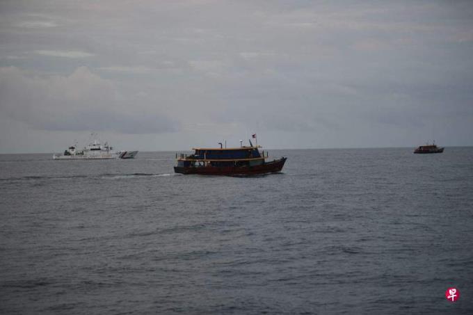 菲议员:用更快船只进行补给 以避开中方拦截