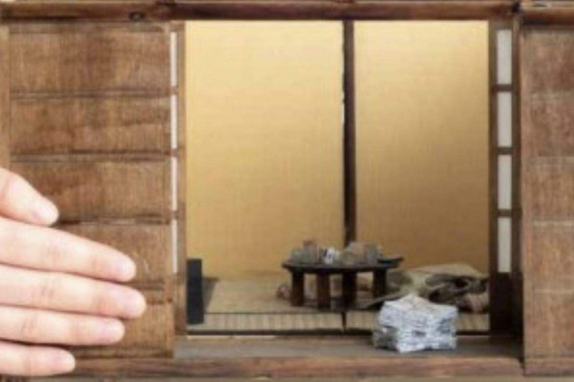 小岛美和的遗物房模型,让人一窥日本老人的寂寞晚年。(受访者提供)