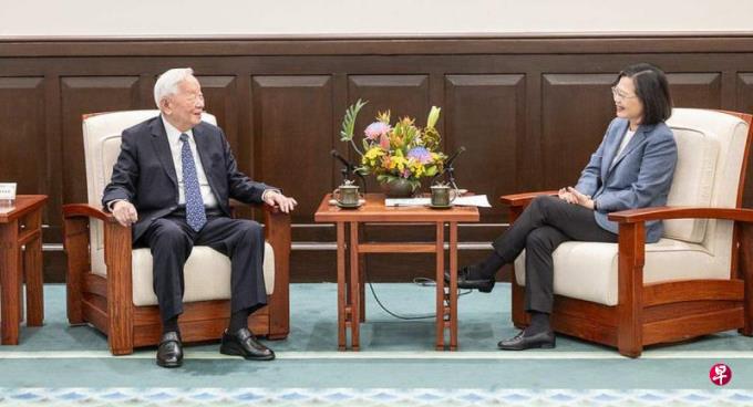 接见APEC代表团 蔡英文感谢张忠谋让台湾在国际间扮演关键角色