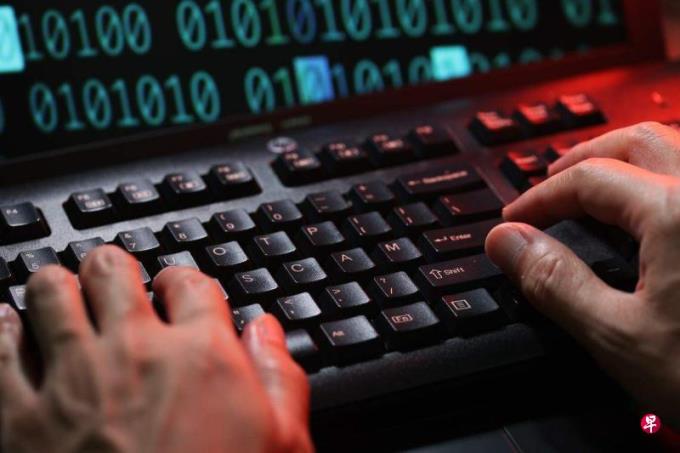 社论:全方位反诈骗 保护网络弱势者