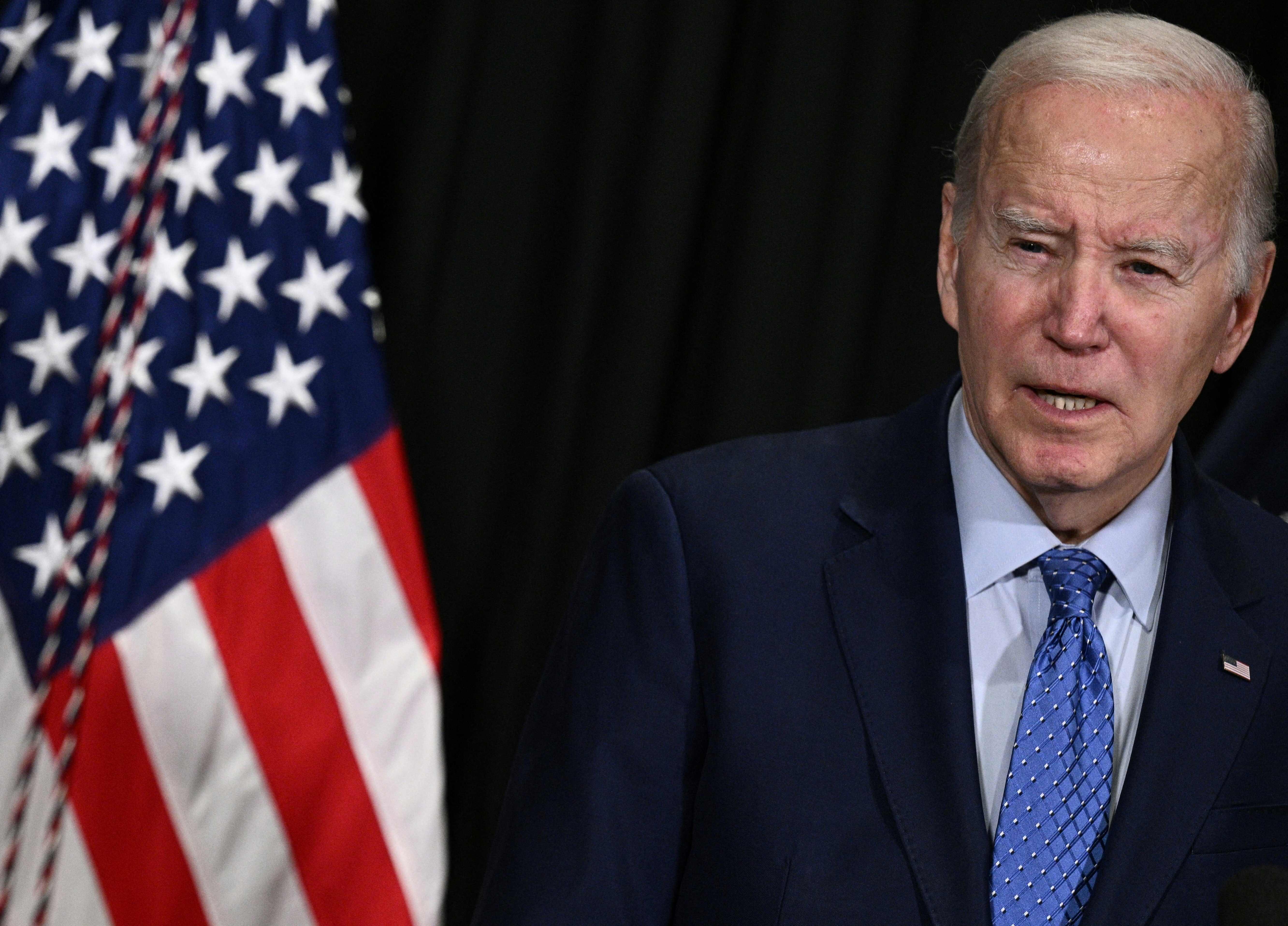 美国总统拜登26日和以色列总理内坦亚胡通电话,两人同意“继续努力以确保所有人质获释”。(法新社)