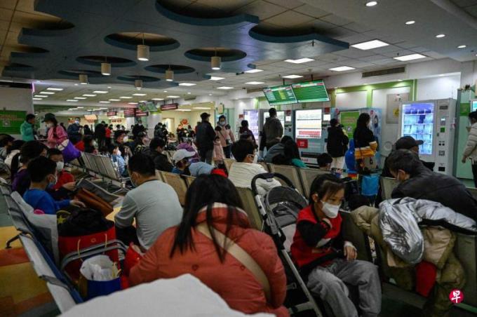 世卫:中国目前呼吸道感染病例激增数量不如冠病疫情前多