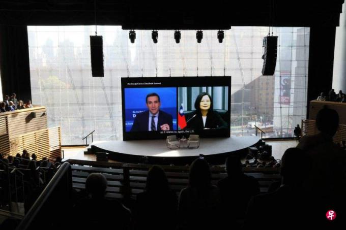 蔡英文称中国大陆因内部难题 目前不太可能攻台