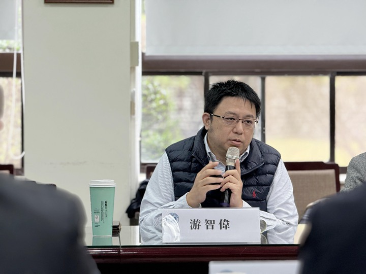 台湾中央警察大学公共安全系副教授游智伟12月1日指出,从他接触、访谈的案例可以看出,陆方一开始接触台湾人士,建构统战网络时,并不是要建立一个明确的指挥关系或是信息的传递网络,而是想建立一个较扁平式的联系网络,希望被接触者能答应某些原则或政策立场。(缪宗翰摄)