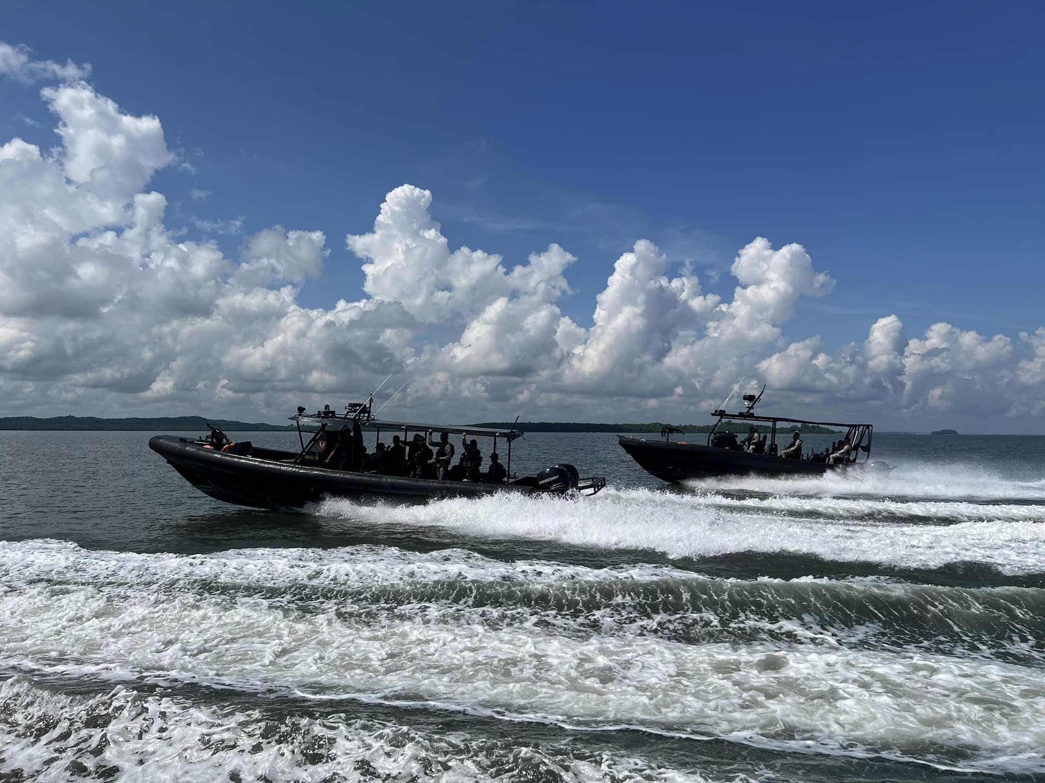 沙巴东部特别保安指挥区成立后,执法人员每天在沙巴东海岸海域巡逻,保障海上安全。(取自ESSCOM脸书)