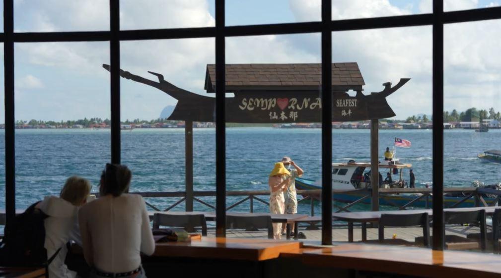 仙本那早期以欧洲、日本及西马游客居多。2017年以来,到仙本那的中国游客逐渐增多,如今占游客总人数的90%。(特约邓德兴摄)