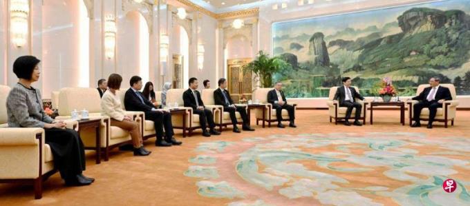 侧记:黄循财首次以总理接班人之姿率团访华