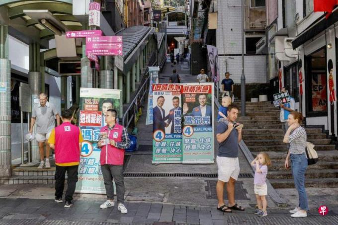 香港重改选制后首个区议会选举 投票率很大机率不到三成