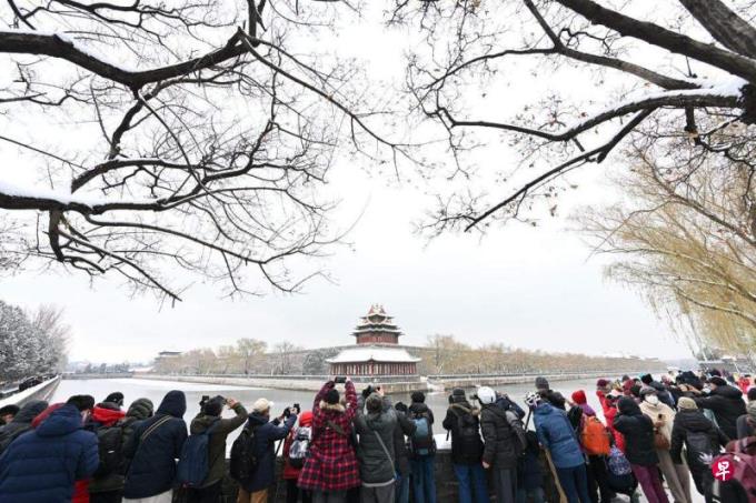 新一轮雨雪天气来袭 中国多地封路停课