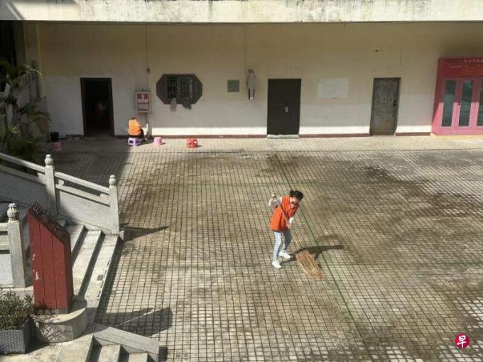 【东谈西论】中国青年到寺庙去 想找寻什么?