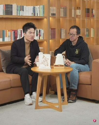 东方甄选内讧风波收尾:CEO被免职 俞敏洪和董宇辉共同直播