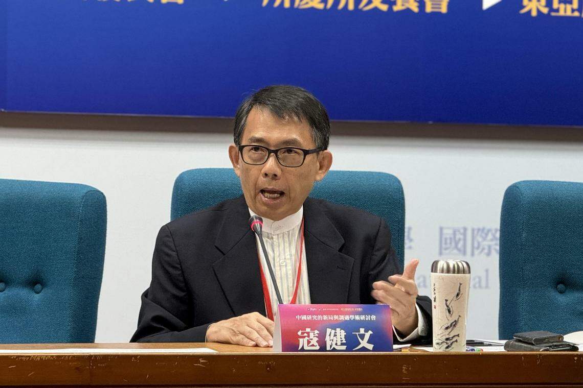 台湾政治大学国际关系研究中心主任寇健文(图)12月15日说,在中美竞逐、冠病疫情、大陆加强内部安全控制,以及其他国家出现“疑中”心态等因素影响下,西方的中国研究面临巨大挑战。 (缪宗翰摄)