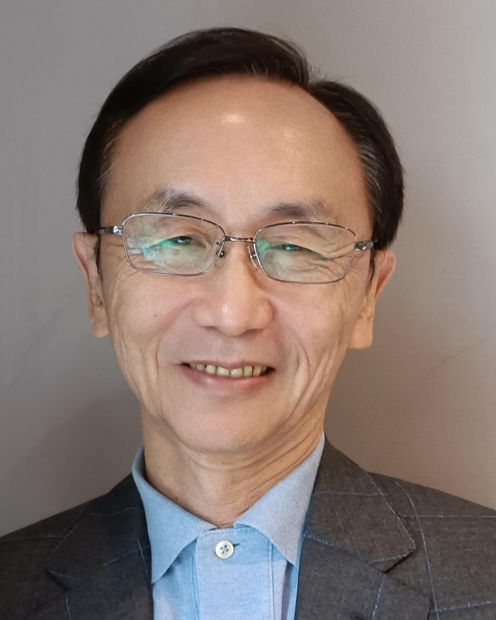 《美丽岛电子报》董事长吴子嘉指出,在蓝绿对决下,许多议题都淡化,“只看颜色不问是非”。(温伟中摄)