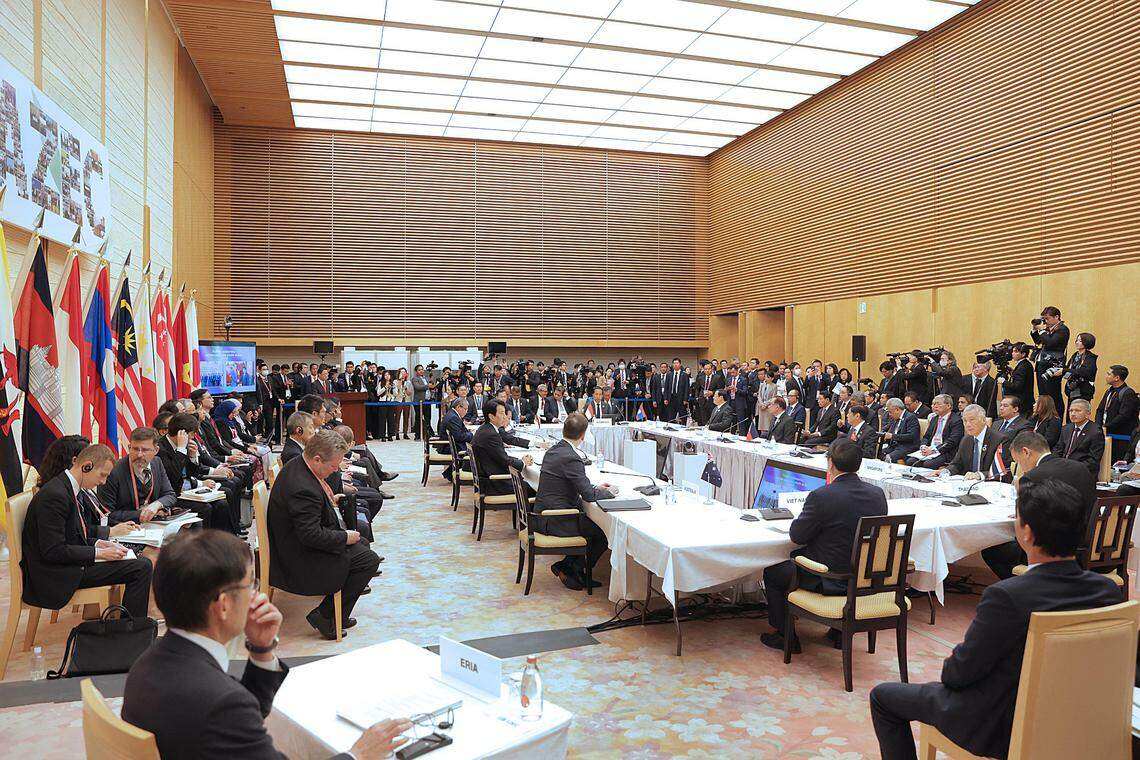 亚洲零排放共同体(Asia Zero Emission Community,简称AZEC)首届领导人会议星期一召开,除了东道主日本,亚细安九国(不含缅甸)和澳洲也参与。(通讯及新闻部提供)