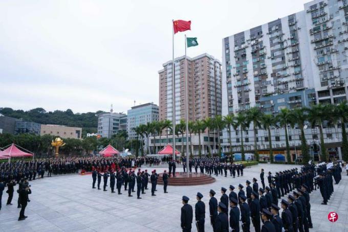 澳门特区政府举行升旗仪式庆祝回归24周年