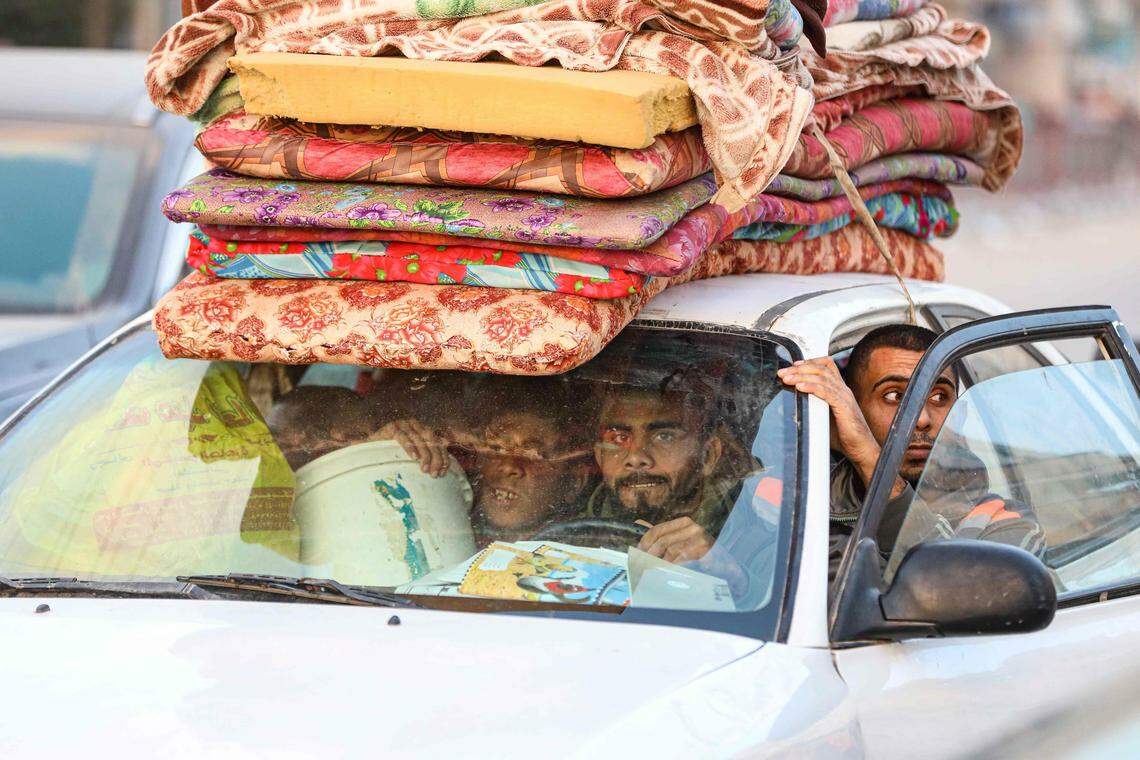 以军星期五再次命令加沙中部贝雷杰(Bureij)难民营的平民迁移。联合国警告,以军一再发出撤离指令,可能迫使加沙平民大举迁移,导致当地严峻的人道危机进一步恶化。(法新社)