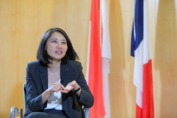 法国大使曾明怡说,学会了中文,可以直接了解一个文化,不须要靠别人翻译,可以直接跟这个文化有联系。(林泽锐摄)