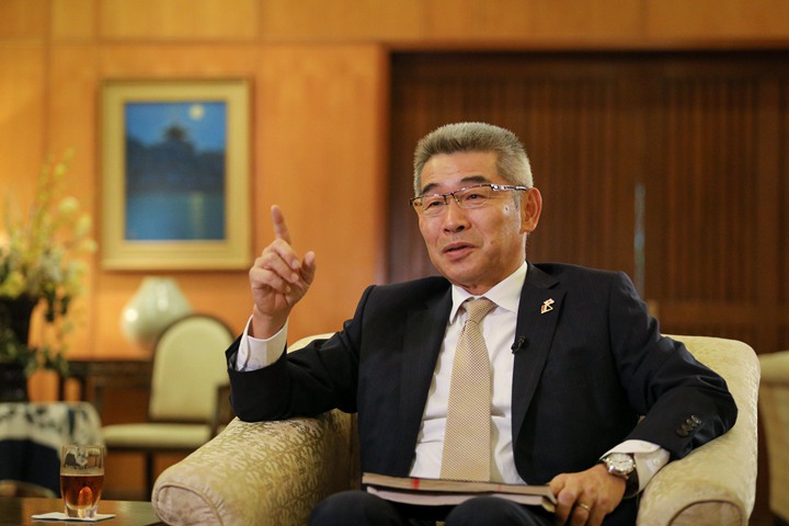 日本大使石川浩司很喜欢唐诗,因为有些诗的意境十分感人,还能体现出诗人的性情。(林泽锐摄)