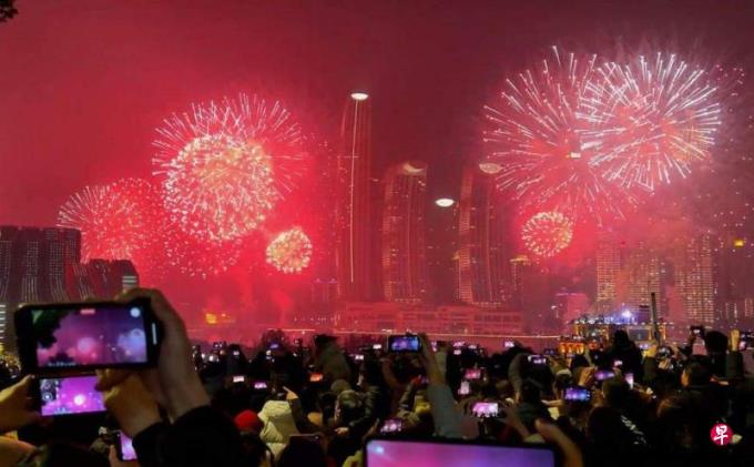 下午察:明年春节能放烟花爆竹了?