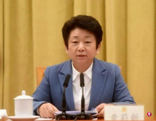 黄莉新任上海市人大常委会党组书记